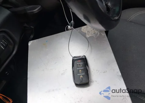 2021 Ram 1500 Big Horn 4X2 5'7 Box from USA, damaged, VIN 1C6RREFTXMN658436